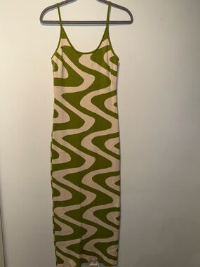 Amazon Olive Green & Cream Wave-Pattern Maxi Slip Dress